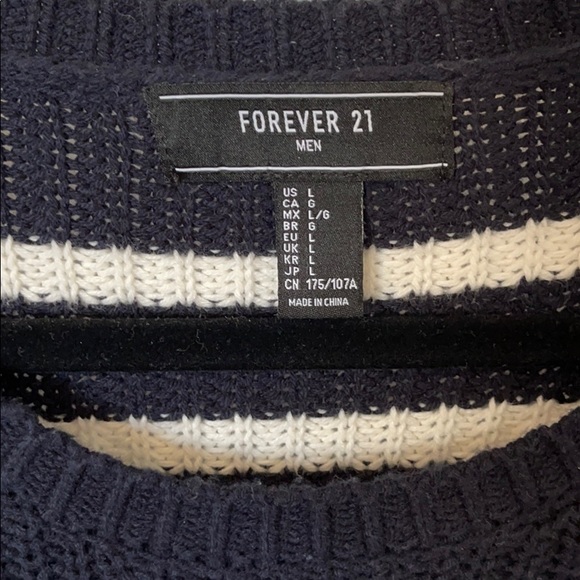 Men’s forever 21 large sized black white sweater. - Picture 2 of 9